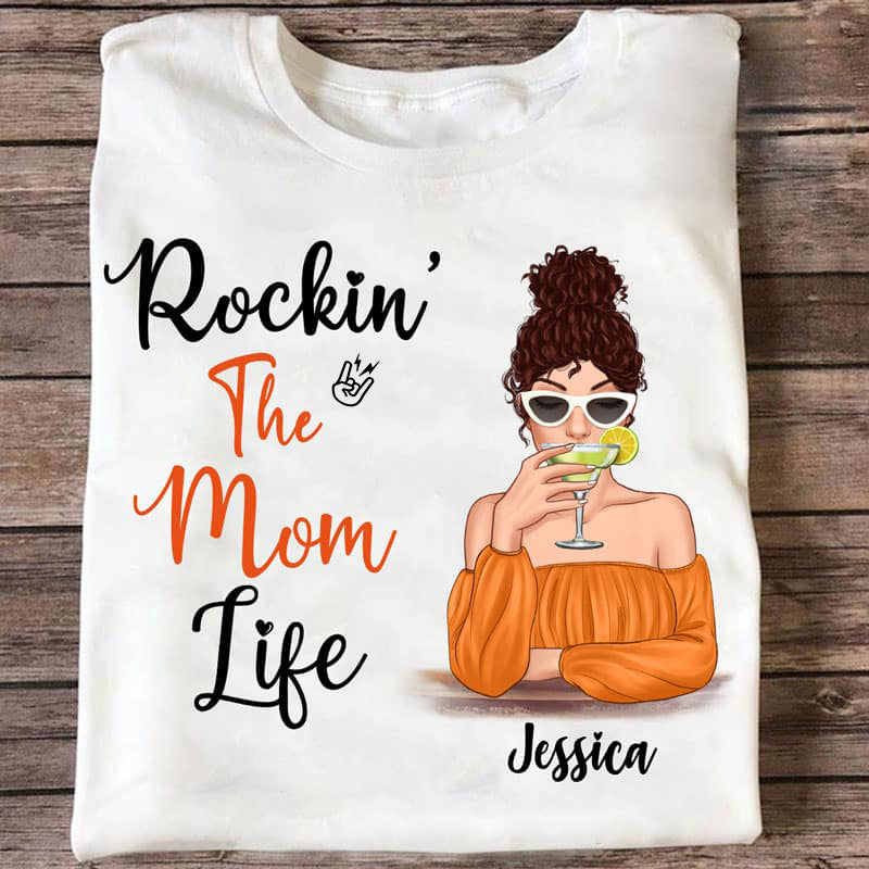 Rockin‘ The Mom Life Cocktail Girl Personalized Shirt