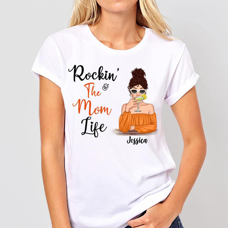 Rockin‘ The Mom Life Cocktail Girl Personalized Shirt