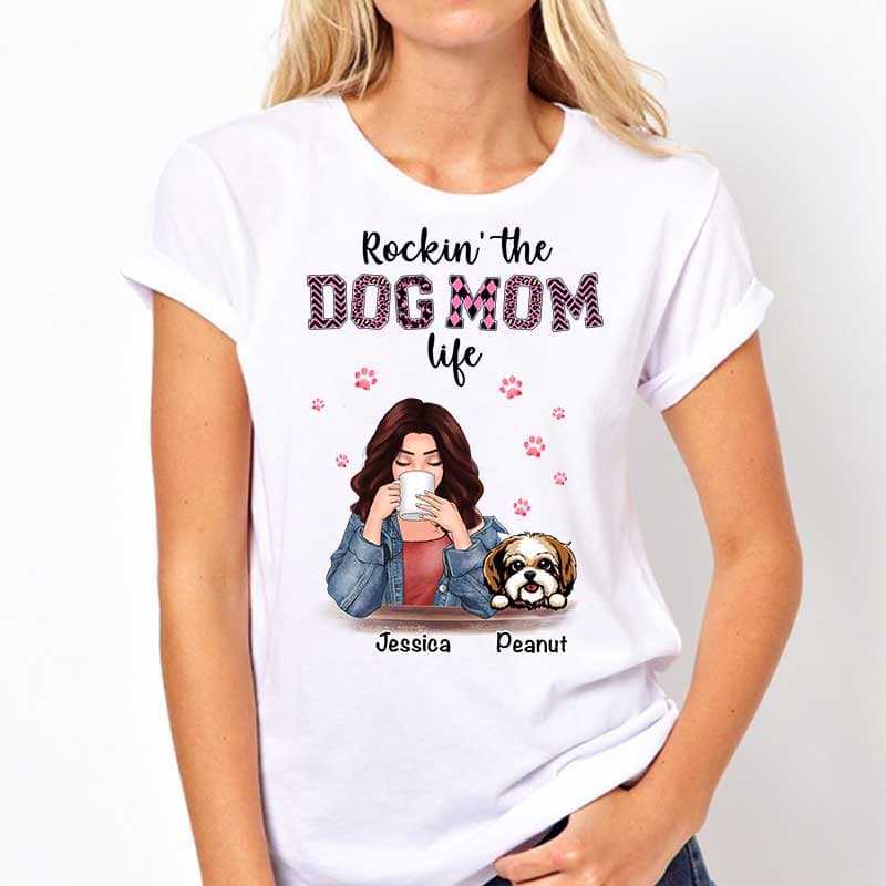 Apparel Rockin‘ The Dog Mom Life Red Patterned Personalized Shirt