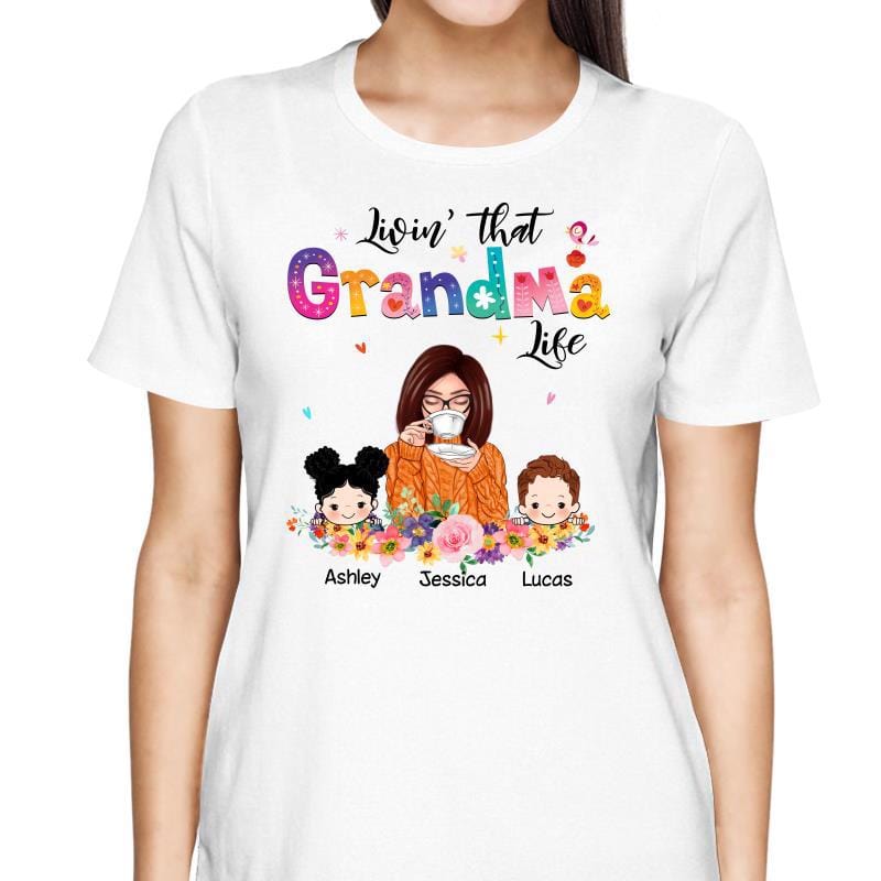 T-Shirt Livin‘ That Grandma Life Coffee Girl Personalized Shirt