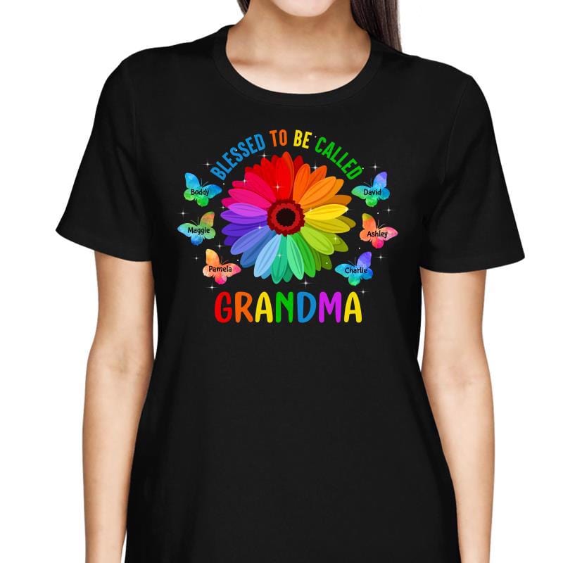 T-Shirt Colorful Daisy Grandma And Butterflies Personalized Shirt
