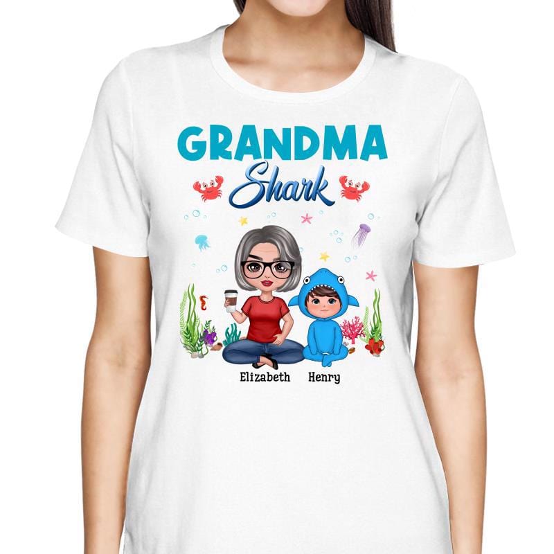 T-Shirt Grandma Mom Auntie Shark Doll Kids Mother‘s Day Gift Personalized Shirt
